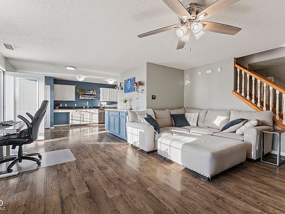 3rd image of 6742 Waverhill Dr