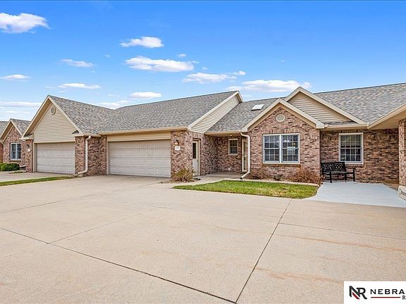 3rd image of 803 Clearwater Cir
