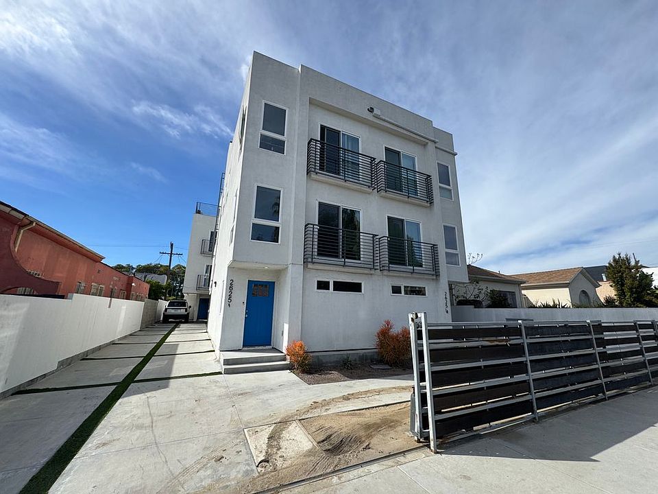 1st image of 2625 Somerset Dr