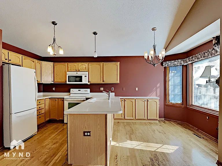 2402 S Gray Dr — Photo 13