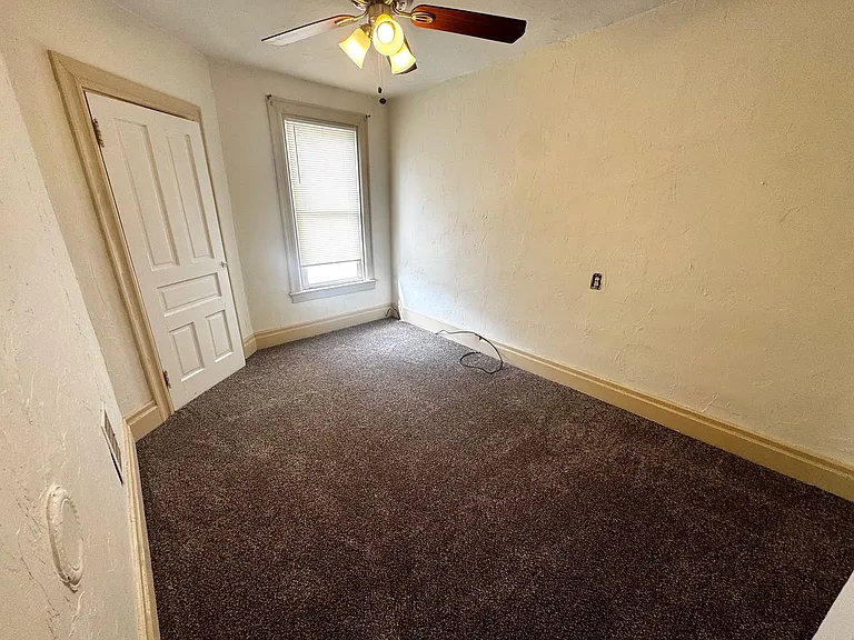 1101 Fredonia St — Photo 15