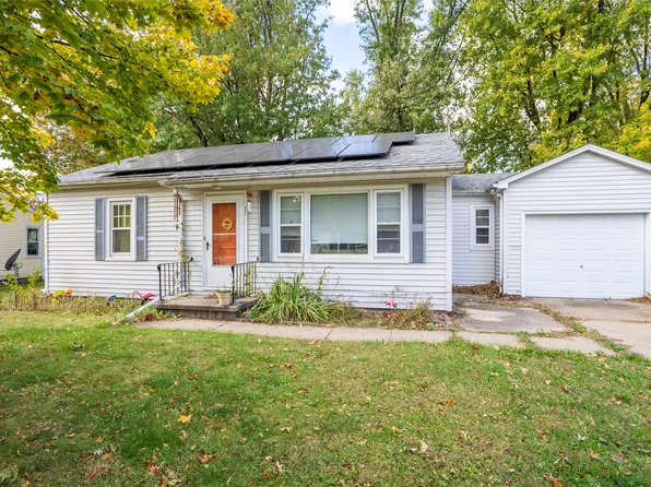 205 E 17th Street Pl N, Newton, IA 50208