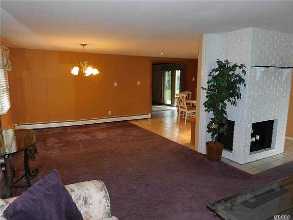2nd image of 16 Somers Ln
