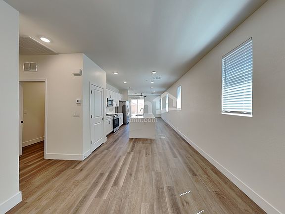 5th image of 522 Silverbell Falls Pl