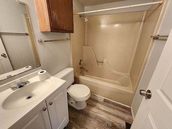 5th image of 705 Golfcrest Rd N #2