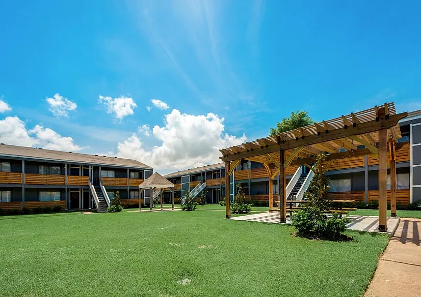 Affordable apartments in Texas City with open green space and courtyard views - Terraces at 2602