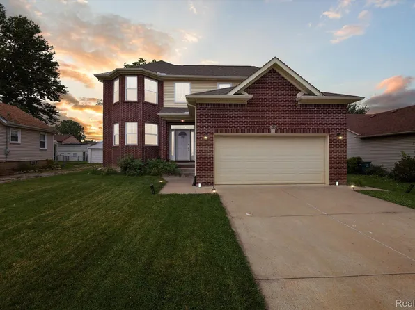 70 Cloveridge Dr, Troy, MI 48084