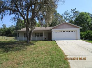 8451 N Titleist Dr, Citrus Springs, FL 34434