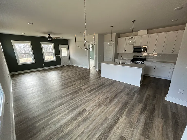 335 Beacon Dr — Photo 5