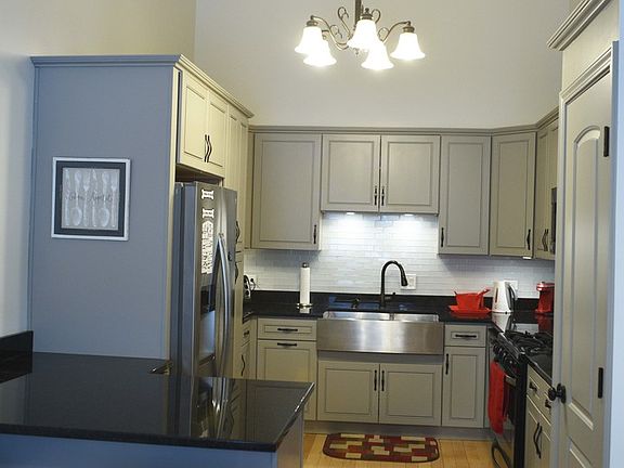 3rd image of 628 Forum Dr