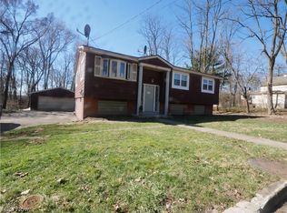 190 10th St, Campbell, OH 44405