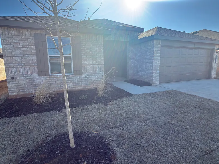 2924 Firefly Dr — Photo 3