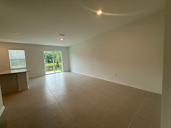 4th image of 3061 Chromatic St