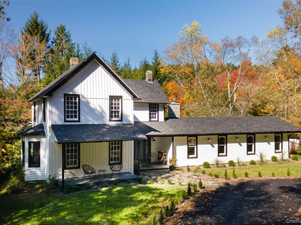 9 Clark A Road, Woodbourne, NY 12788