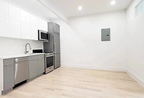 Rented by REAL New York | media 7