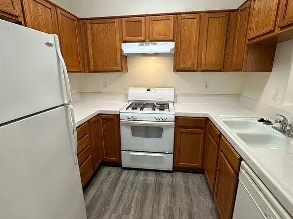 567 Yellow Meadow Court Bakersfield, CA 93308, 567 Yellow Meadow Ct #C, Bakersfield, CA 93308
