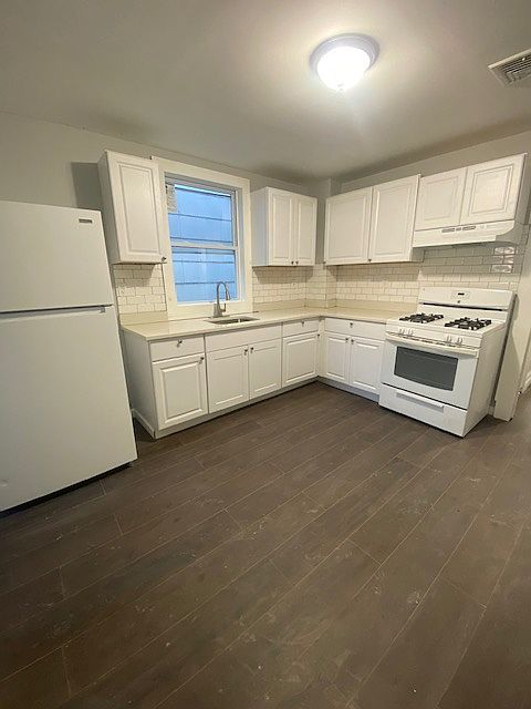 1st image of 142 S 10th St Floor 2