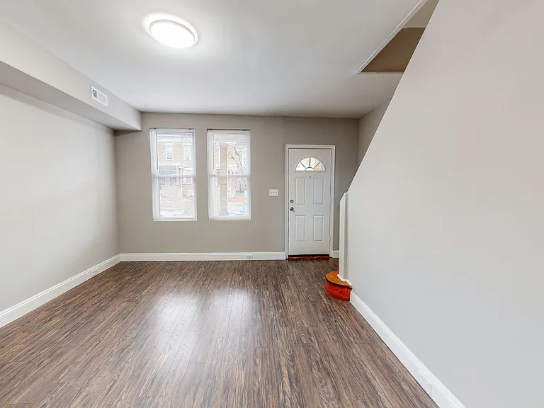 2867 Mayfield Ave — Photo 8