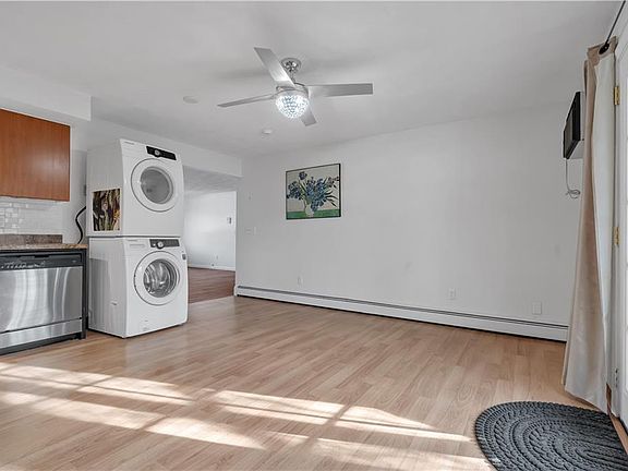 4th image of 19 Warren Ave