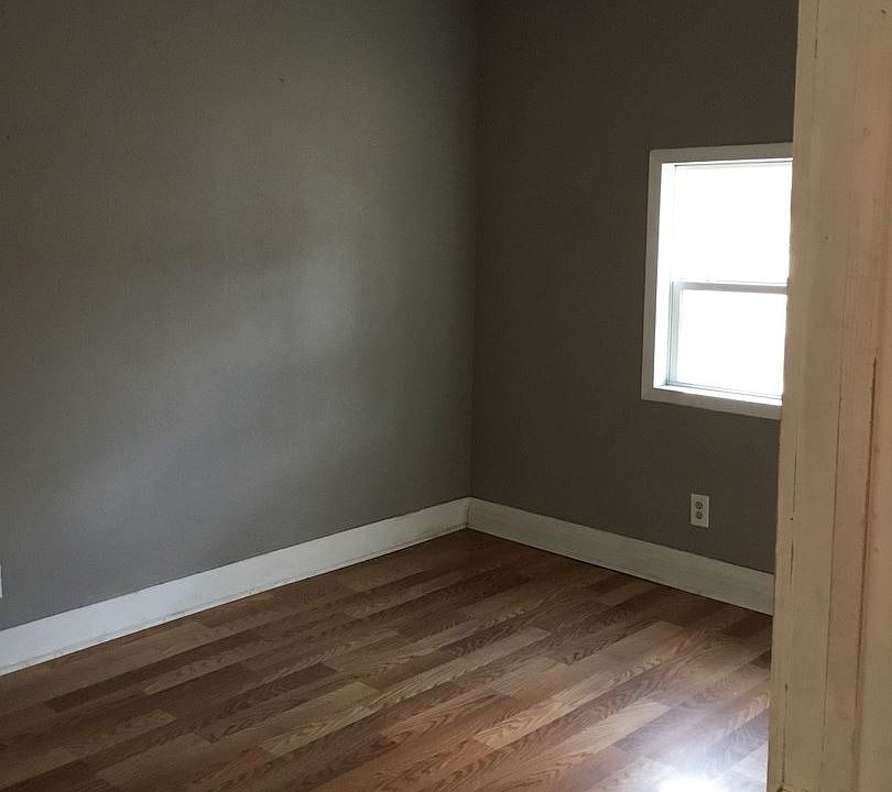 2nd image of 2825 Desoto St APT A