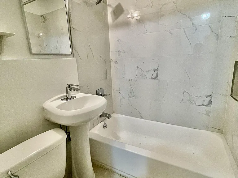 260 W 135th St #D — Photo 19