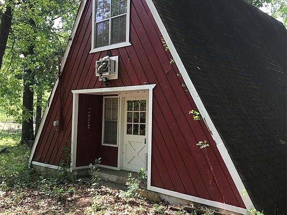 2nd image of 181 Rosewood Ln