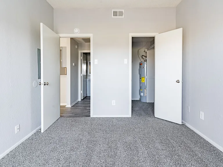 Ronan Apartment Homes — Photo 65