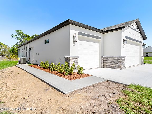 5th image of 2997 Tivoli Ave SE