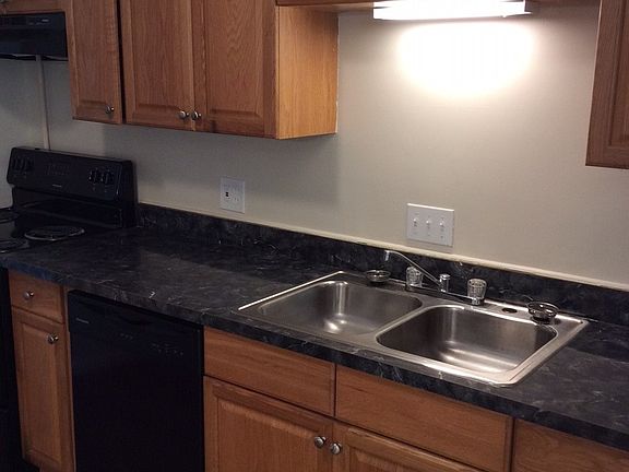 4th image of 837 Crowden Dr