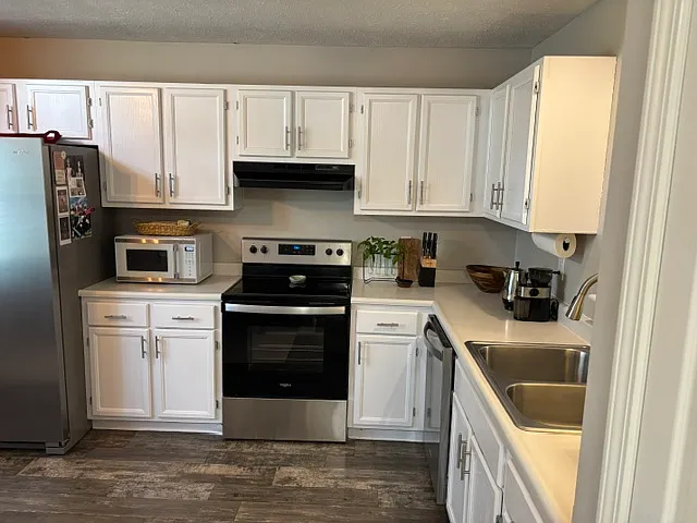 Building Photo - 10744 Belair Dr