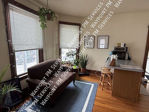 4th image of 301 N Pinckney St APT 3