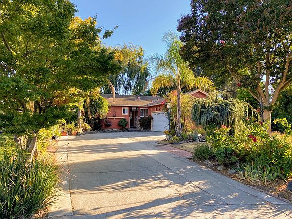 3rd image of 10826 Brookwell Dr