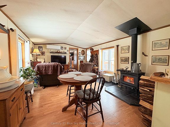 4th image of 320 Crystal Falls Rd