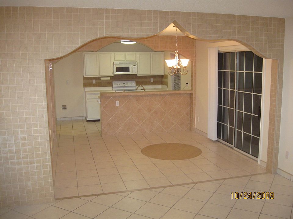 Spacious Dining room & Kitchen