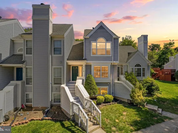 6182 Stonepath Cir, Centreville, VA 20120