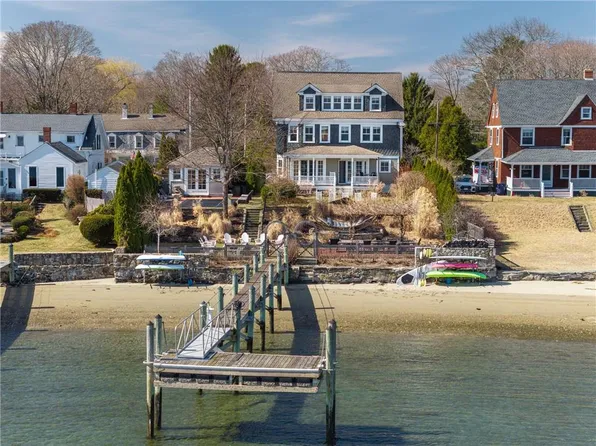 55 Pleasant St, North Kingstown, RI 02852