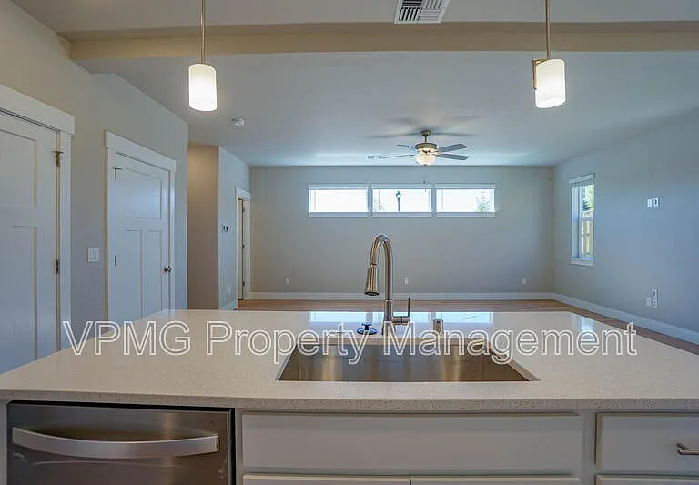 2331 E Otter Loop — Photo 12