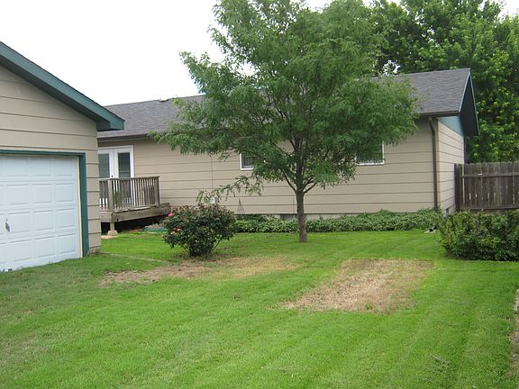 Alley access to shop