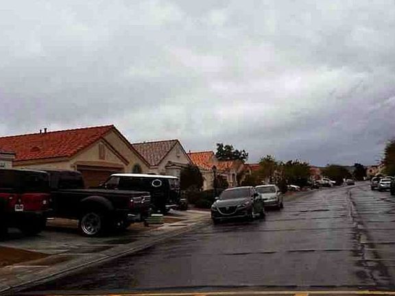 Exterior Neighborhood (street photo)