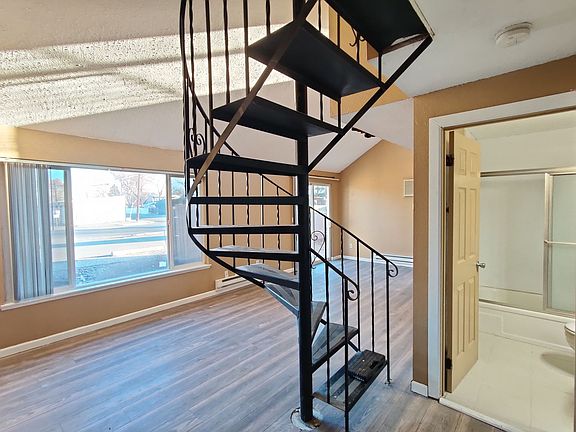 2nd image of 1401 W 1st Ave #D