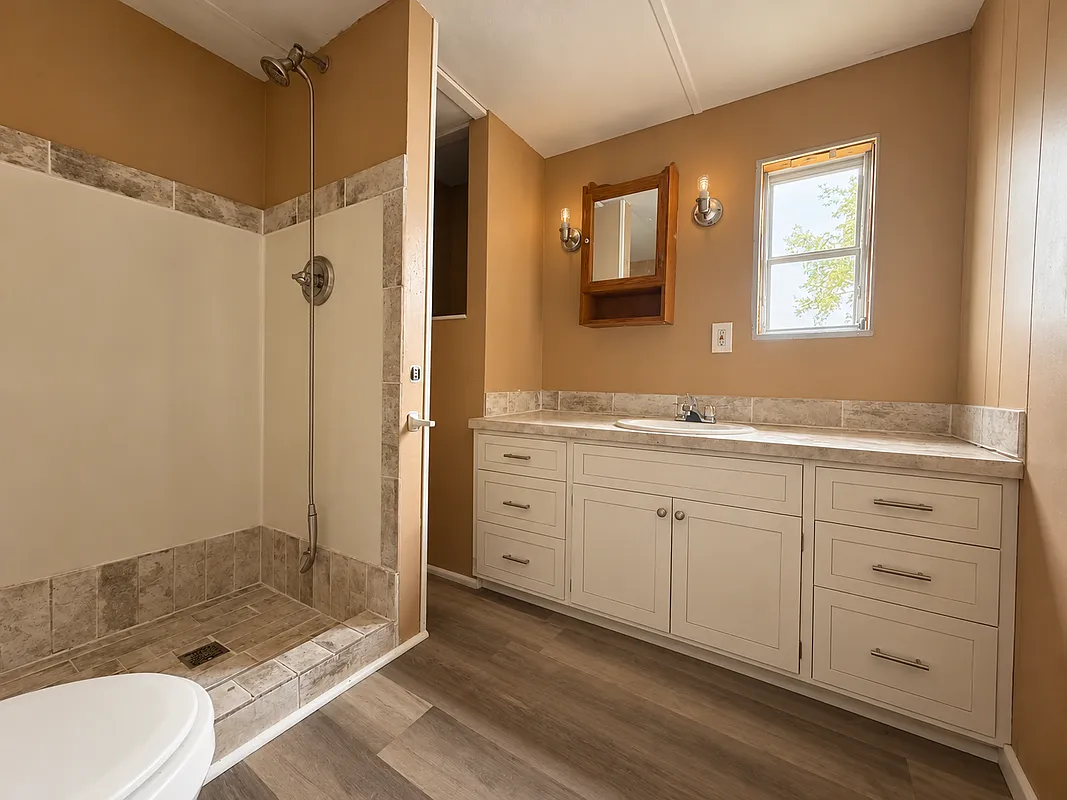 2 bed, 1.0 bath, 952 sqft, $850 — Photo 2