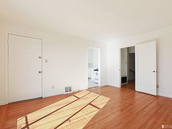 4th image of 240 Sussex St