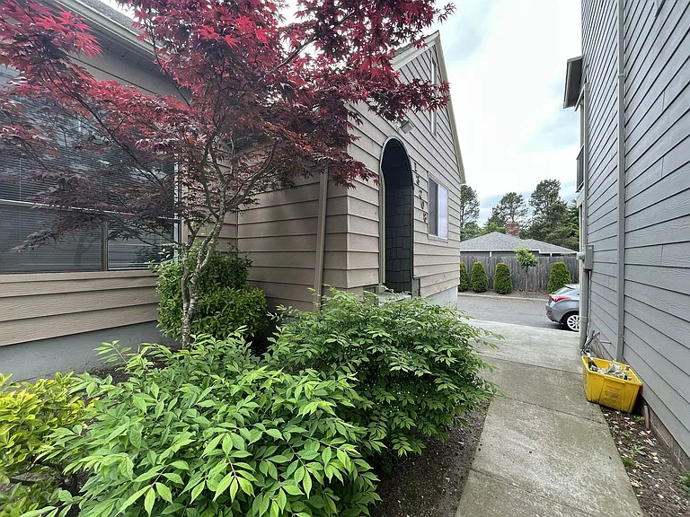 13208 NE Glisan St — Photo 42