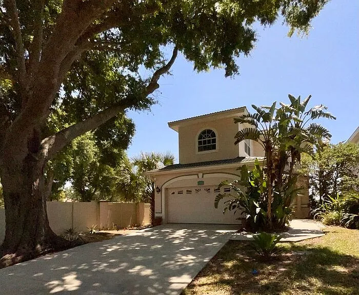 7200 Bay Club Way — Photo 42