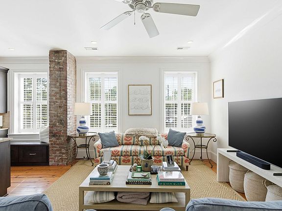 5th image of 218 Venning St #2