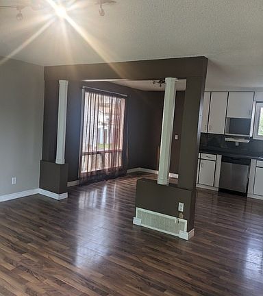 4th image of 4704 49th Ave