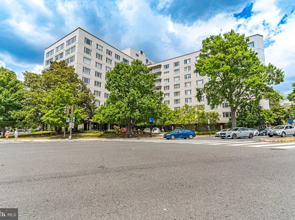2475 Virginia Ave NW #304, Washington, DC 20037