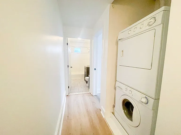 470 E 7th St #4 — Photo 15