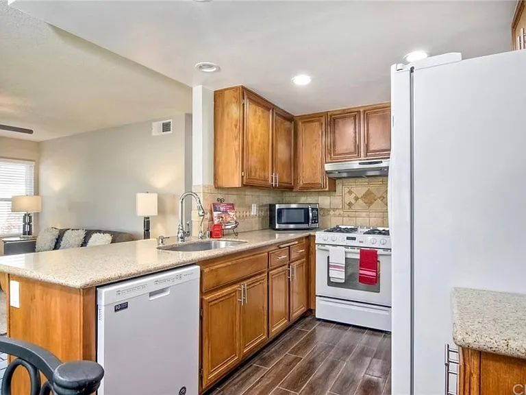 25487 Marvin Gardens Way — Photo 40