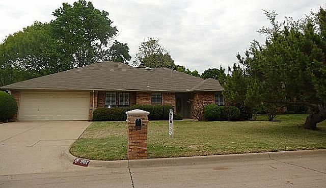 1st image of 907 Willow Creek Dr